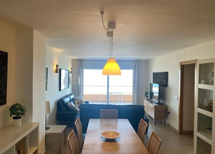 דירה Albamar Frontline 3 Bedrooms פואנגירולה