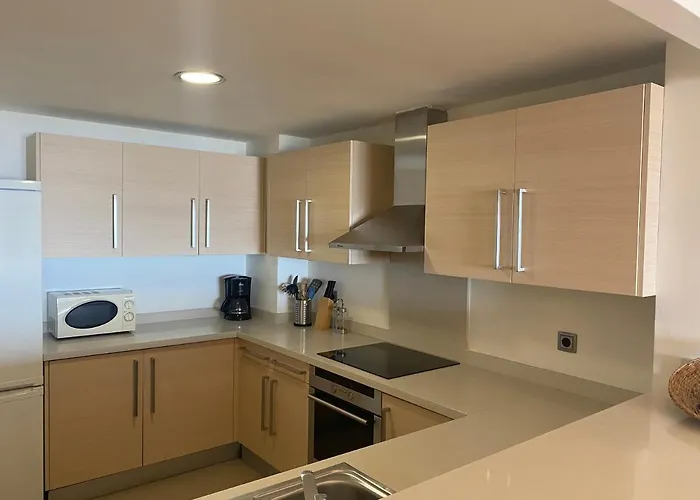 Albamar Frontline 3 Bedrooms דירה *
