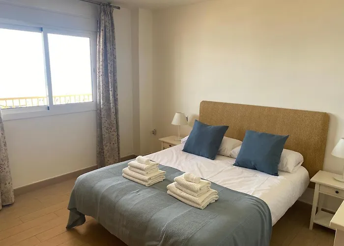 Albamar Frontline 3 Bedrooms דירה